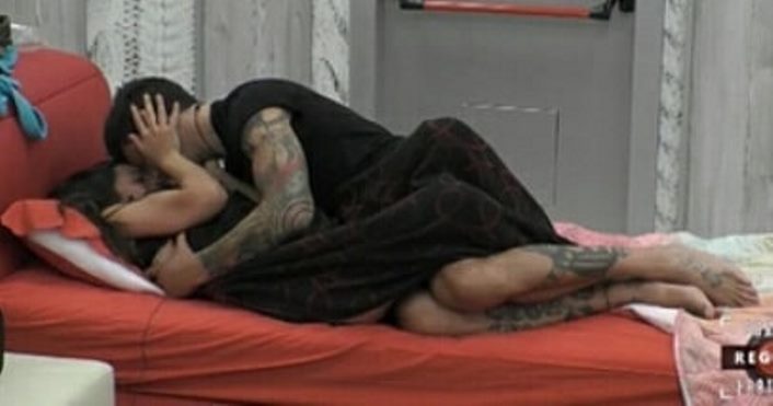 bacio di Alessia e Matteo