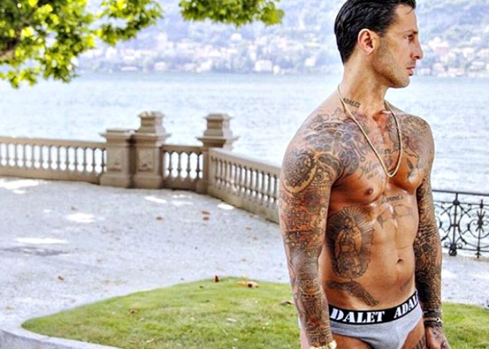 Fabrizio Corona nudo