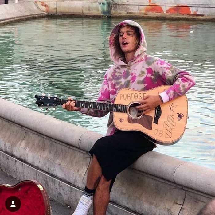 justin bieber serenata a sorpresa
