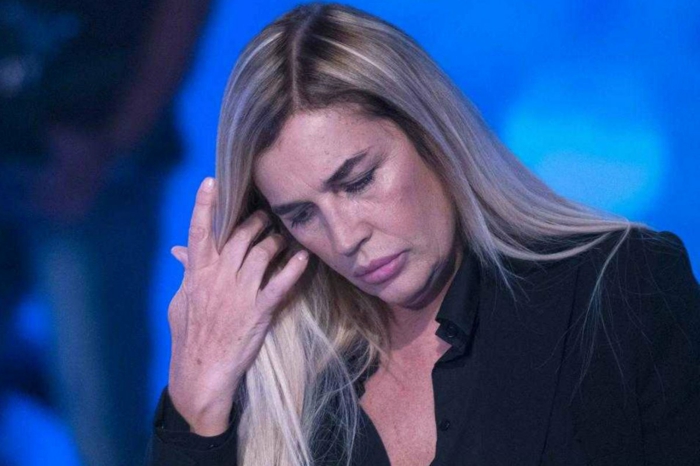 lory del santo non si placano le polemiche