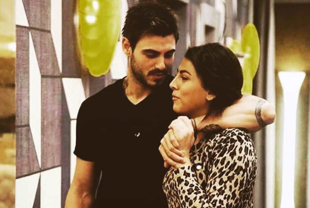 Bacio tra francesco monte e giulia salemi