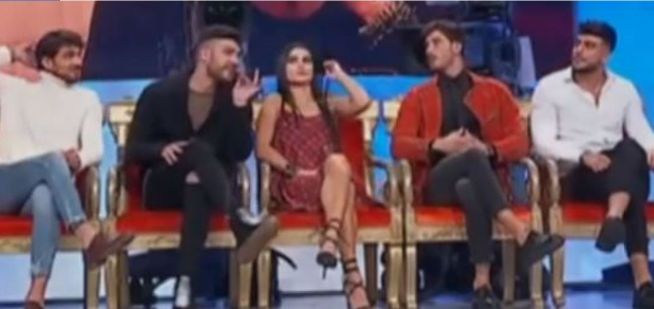 Uomini e Donne: petali in studio, chi ha fatto la sua scelta?
