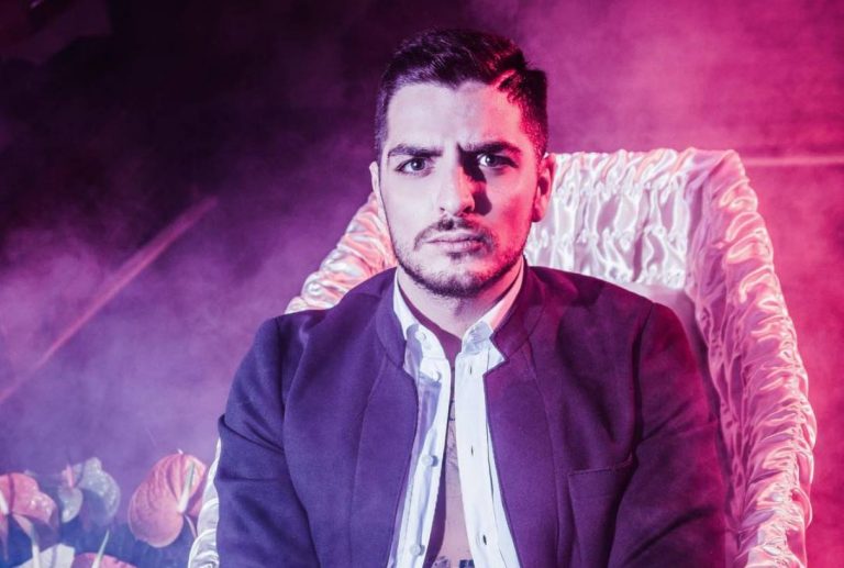 Luigi Favoloso contro Maria Monsé