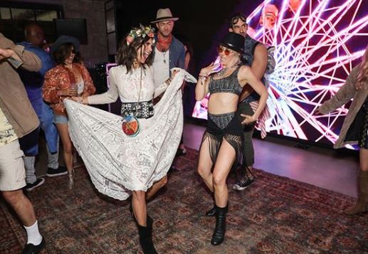 Nina Dobrev