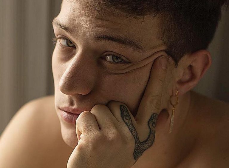 Francesco Facchinetti contro Irama