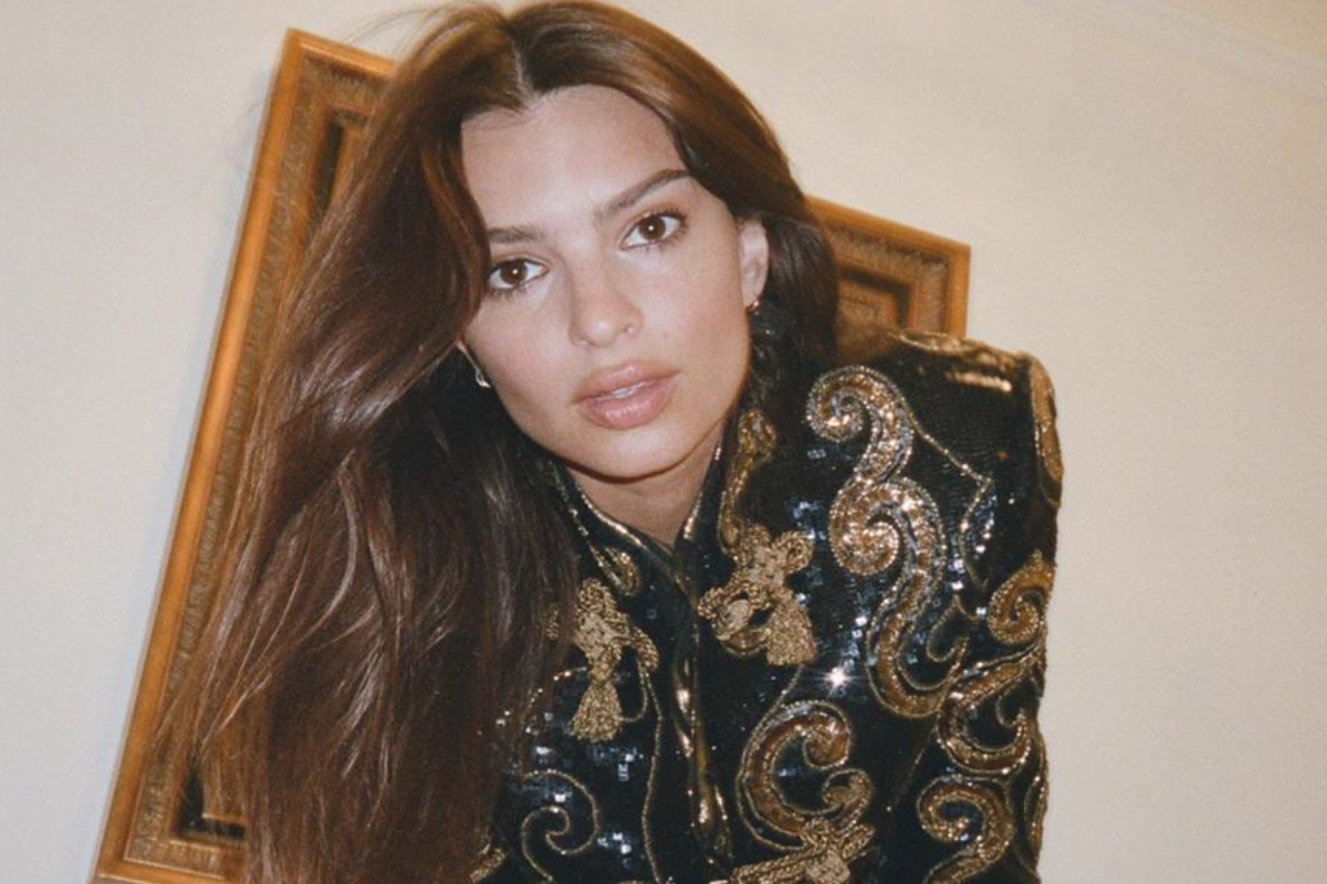 Emily Ratajkowski, copertina femminista: “Donne sentitevi libere”