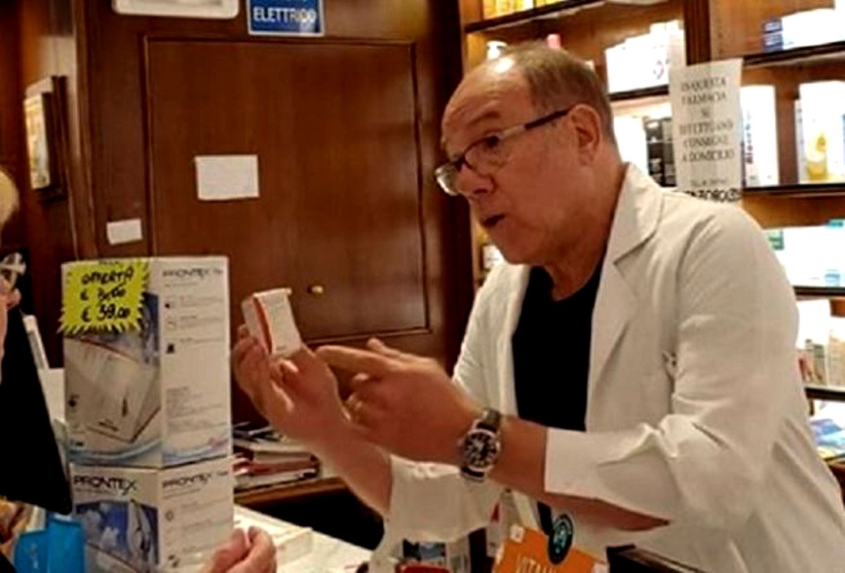 Carlo Verdone farmacia