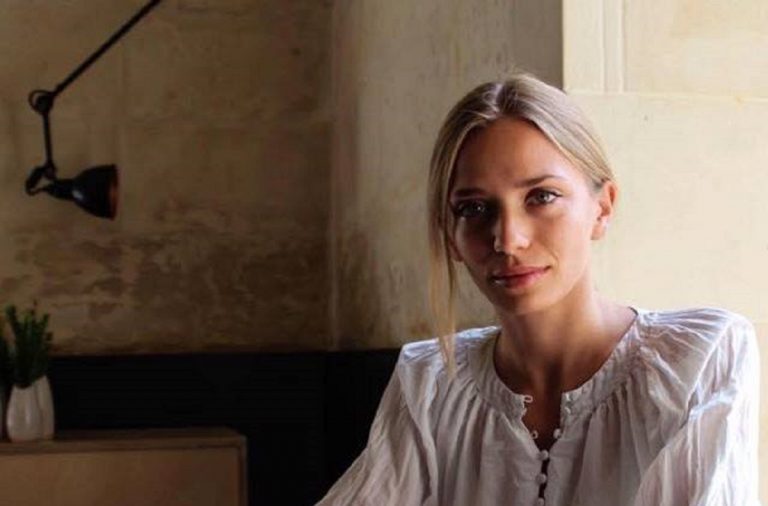 amazon xmas san babila isabella poti