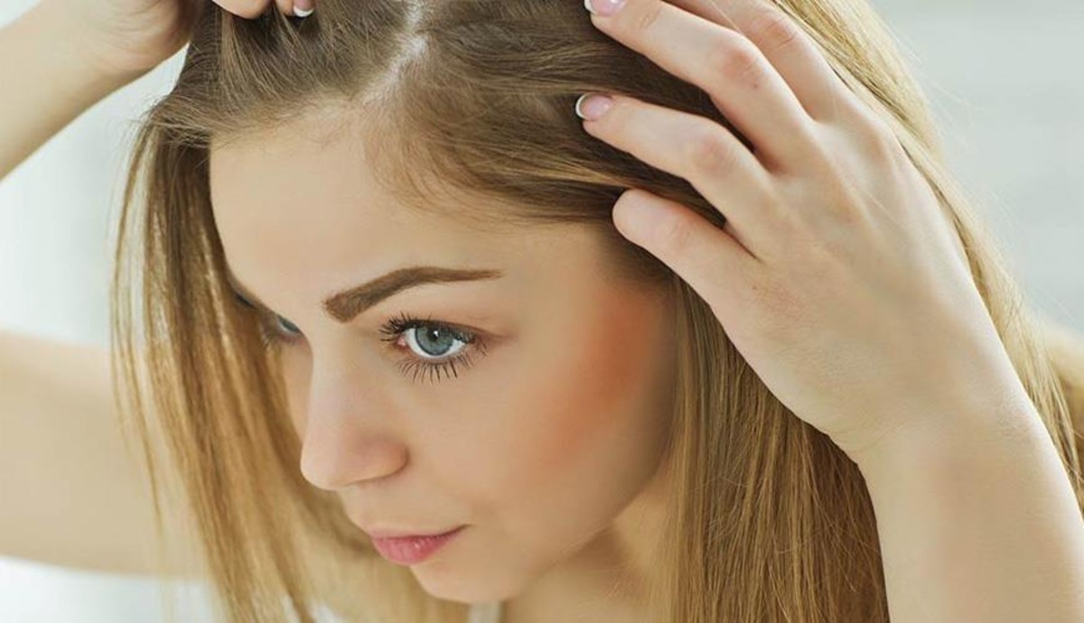 capelli in caduta libera