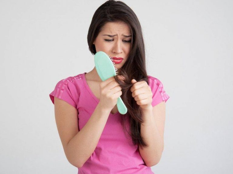 perché cadono i capelli