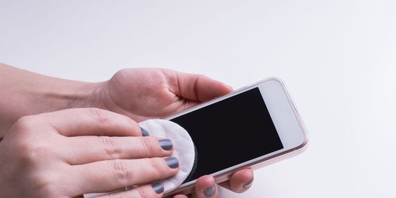 Come disinfettare oggetti: cellulare