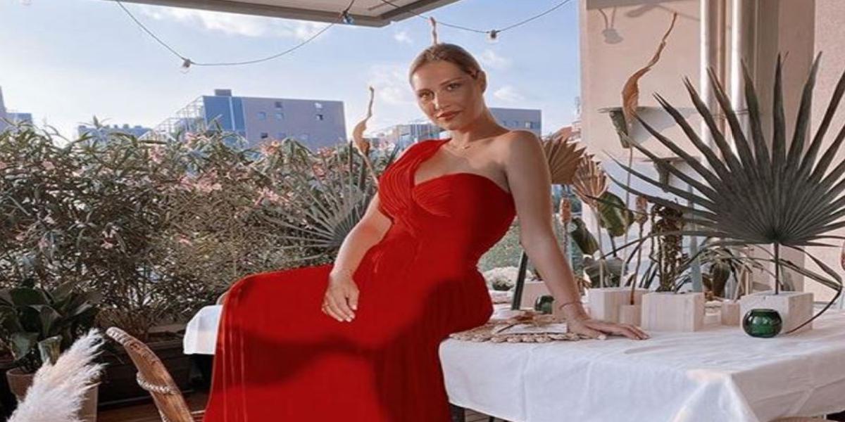 beatrice valli dopo parto