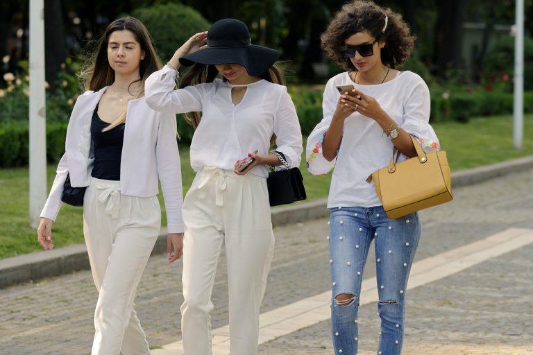 come scegliere i pantaloni in base al fisico