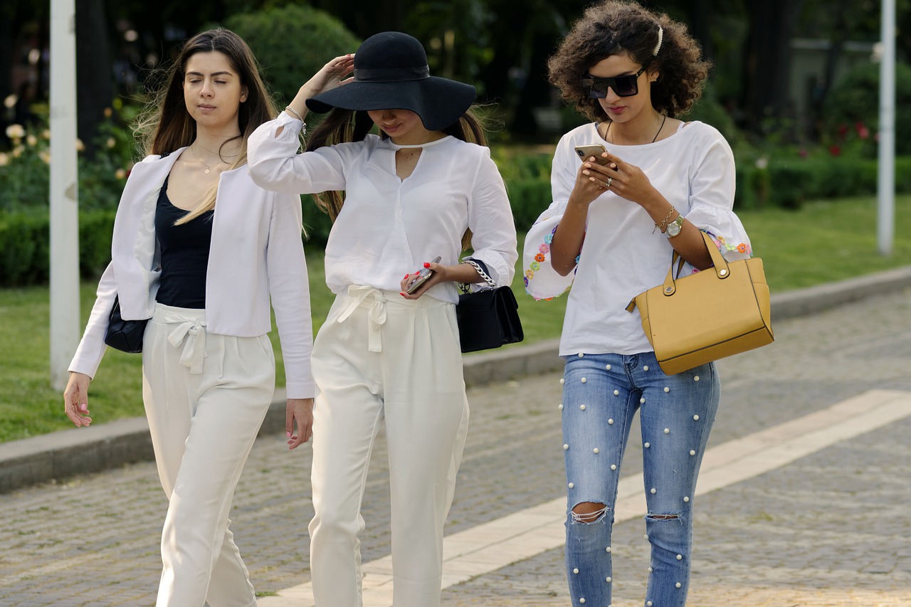 come scegliere i pantaloni in base al fisico