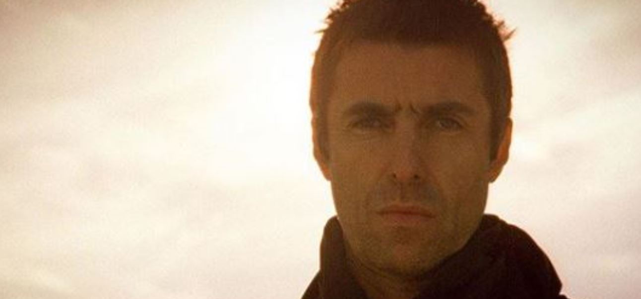 liam gallagher rimanda matrimonio