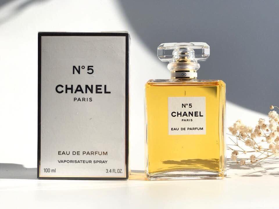 Quanti fiori si trovano in un flacone di Chanel