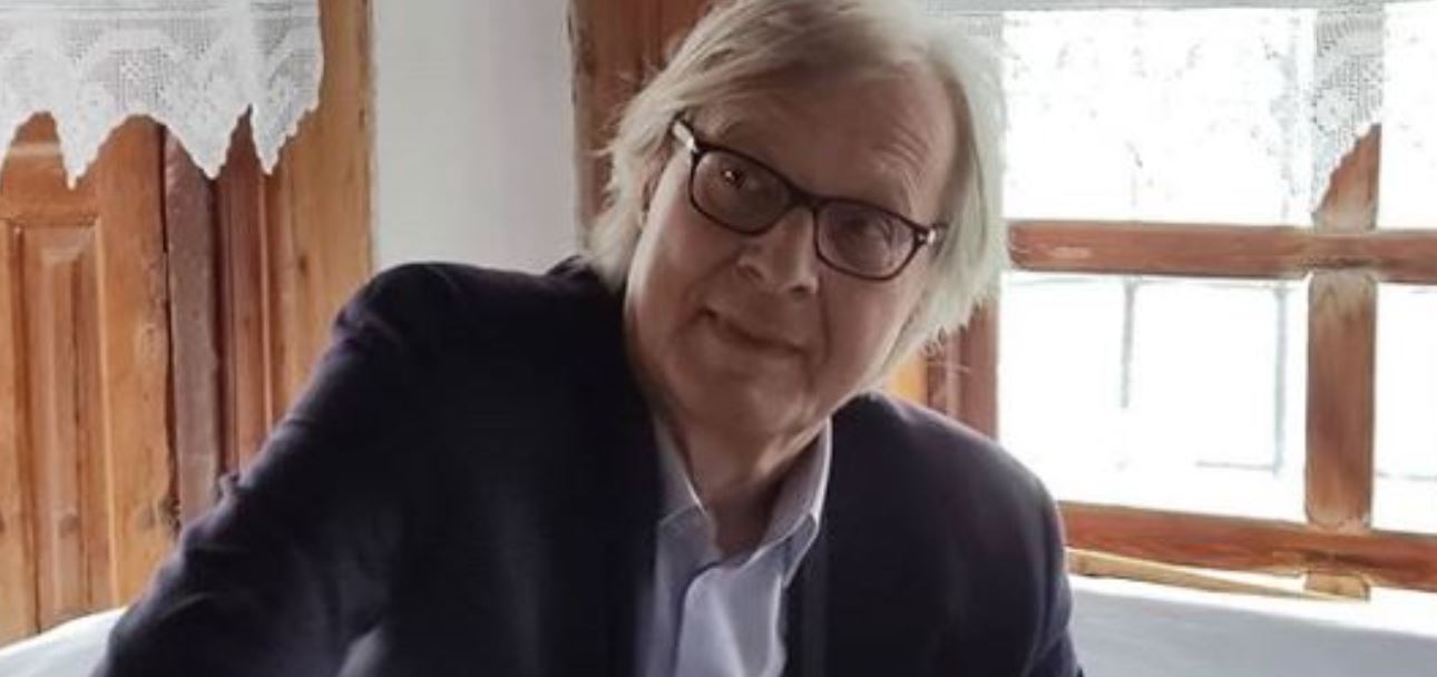 vittorio sgarbi rischia annegare