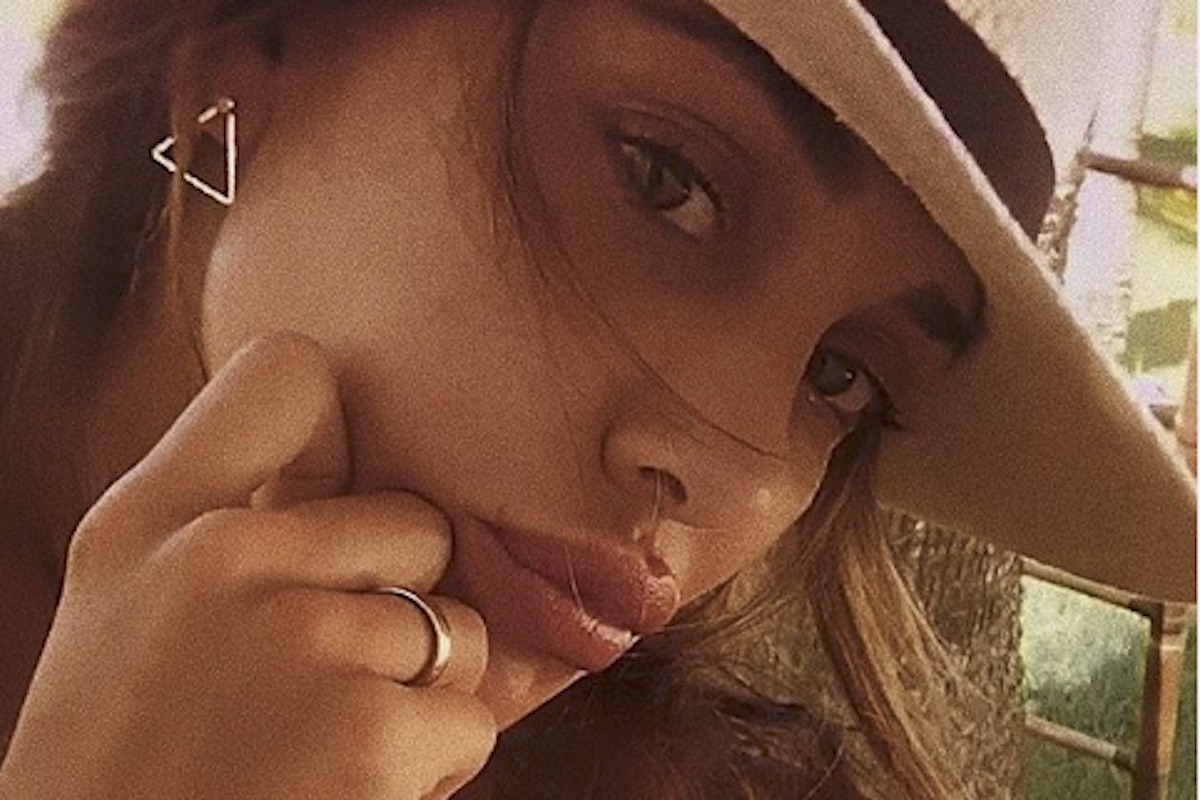 Belen Rodriguez, la conferma del nuovo flirt: il bacio a Antonino