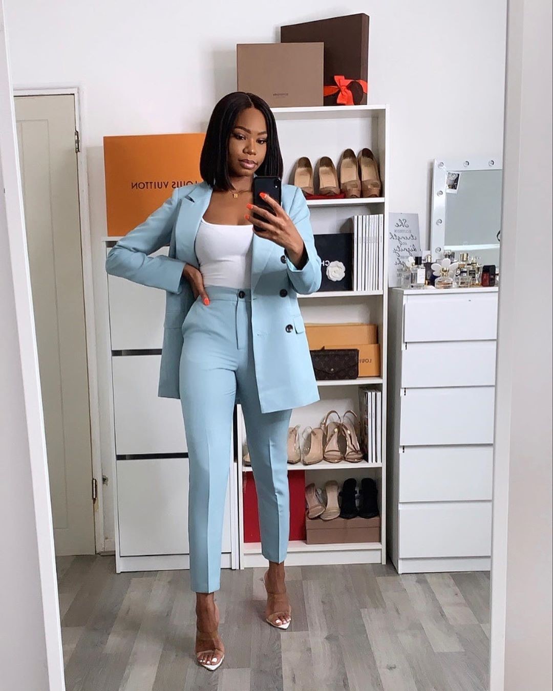 completo elegante colori pastello