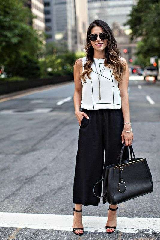 come indossare pantaloni neri