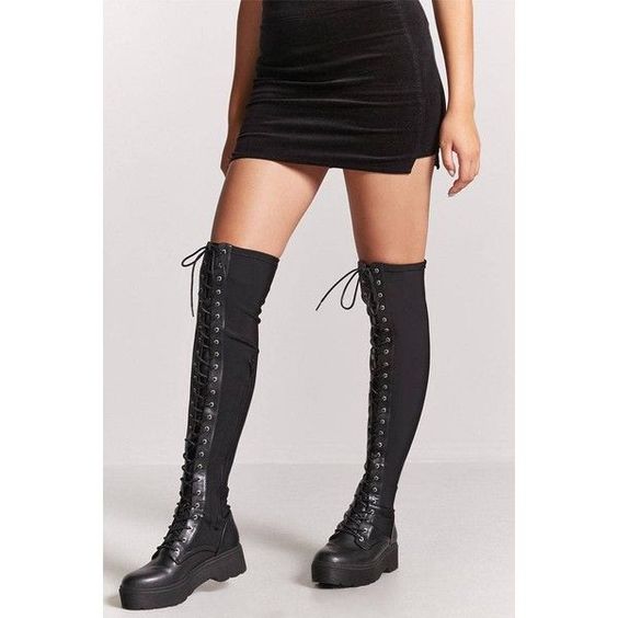 stivali alti con tacco o flat tendenza