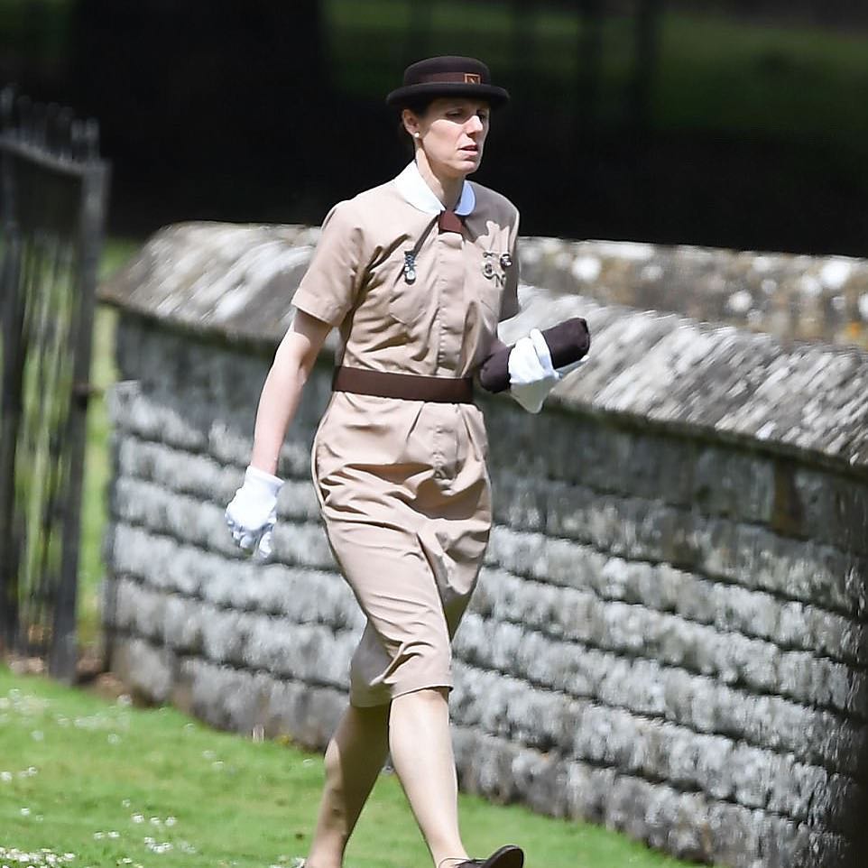 uniforme royal nanny