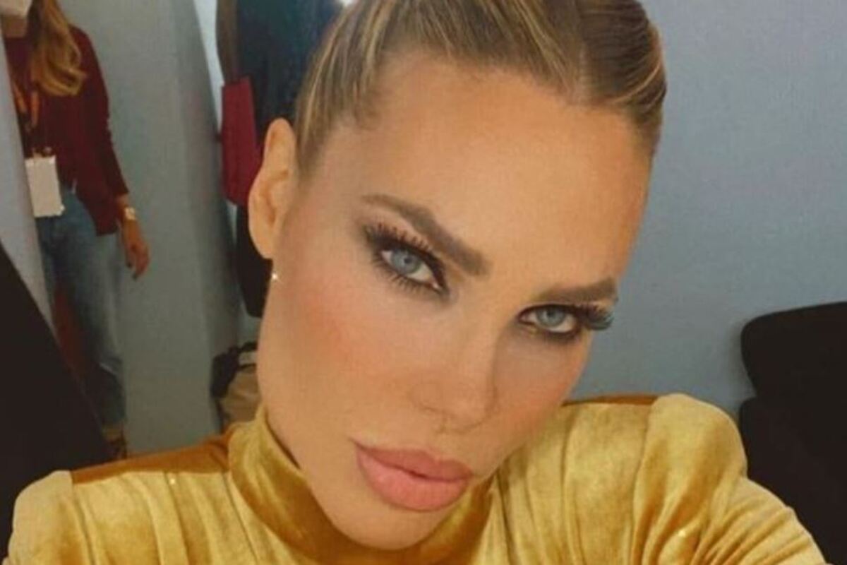 ilary blasi contro akash