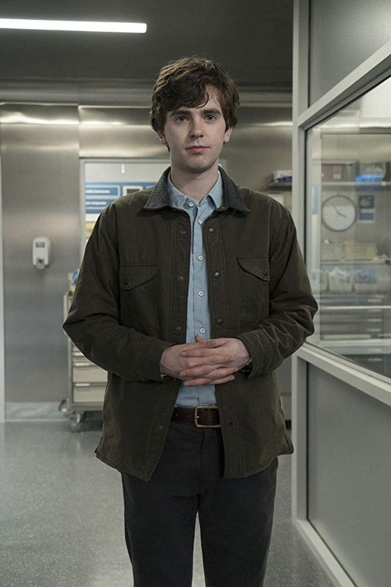 freddie highmore chi &egrave;