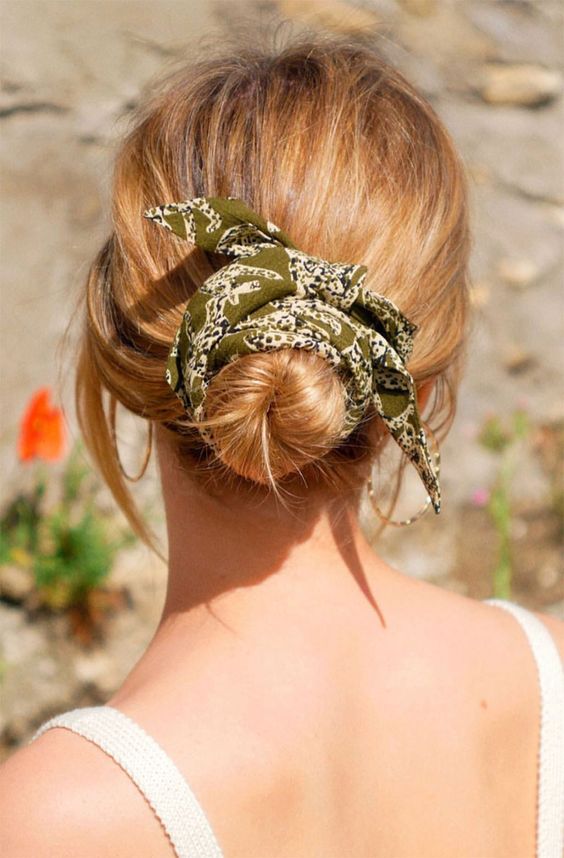 come indossare foulard e bandana sui capelli