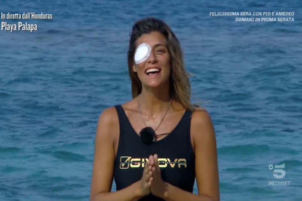 isola dei famosi elisa isoardi ferita occhio