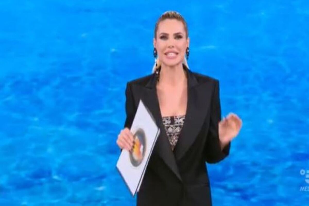 isola dei famosi ilary blasi look sesta puntata