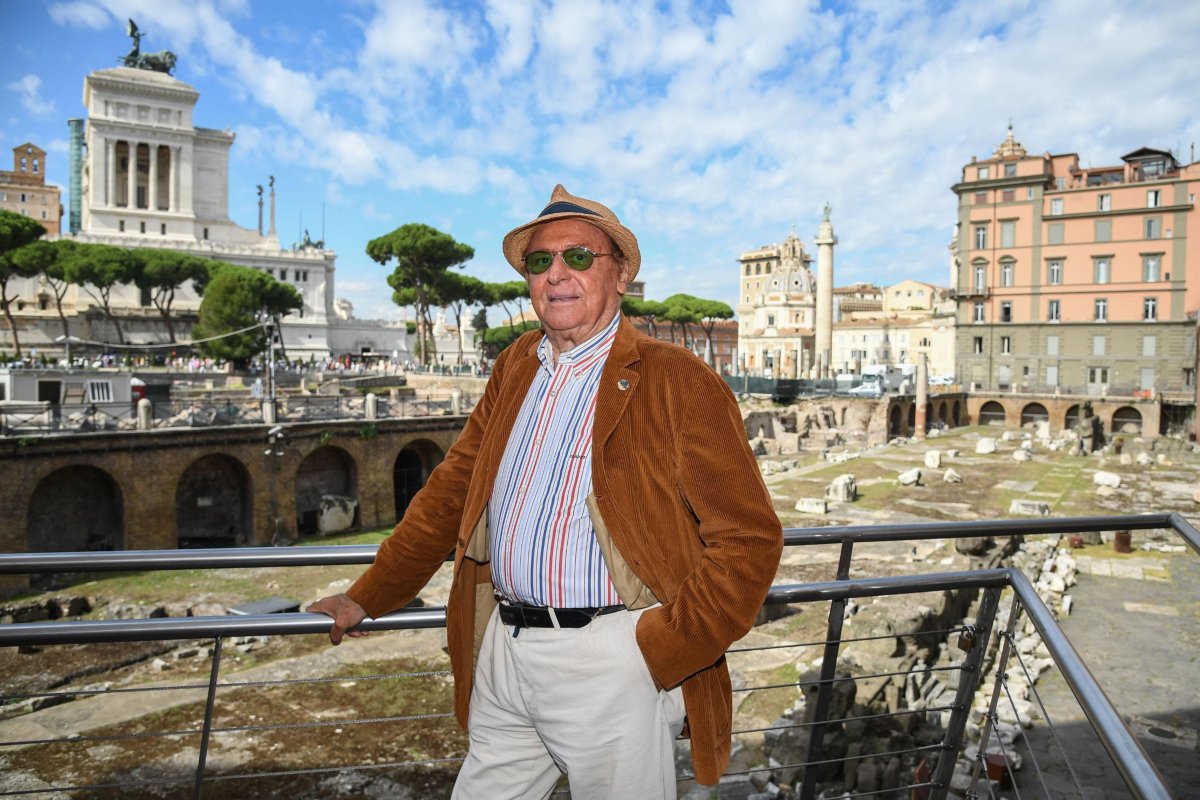 chi &egrave; renzo arbore