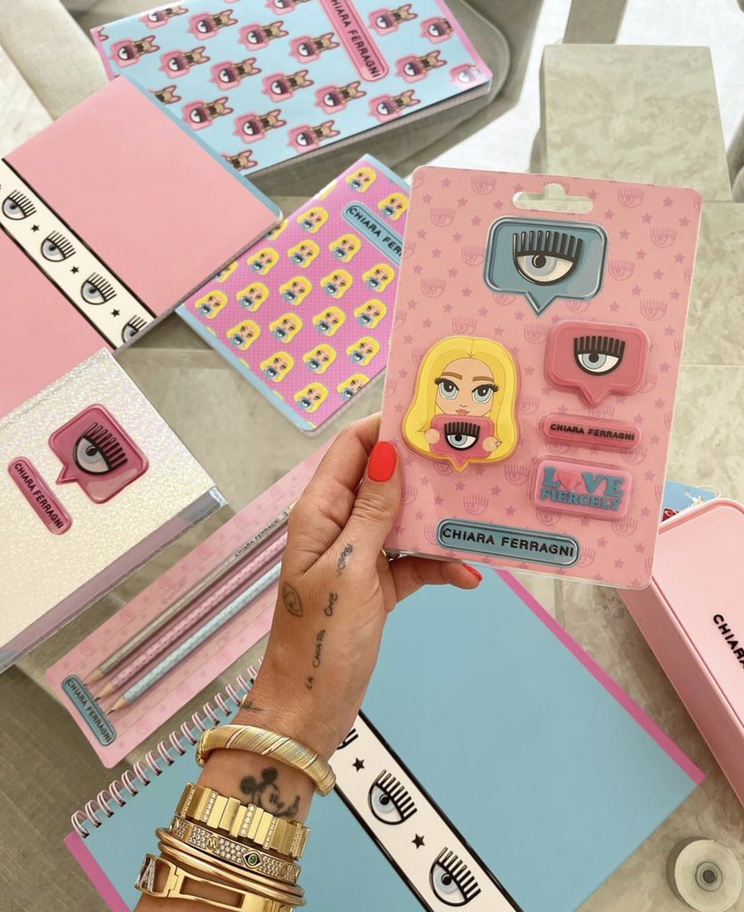 chiara ferragni linea scuola