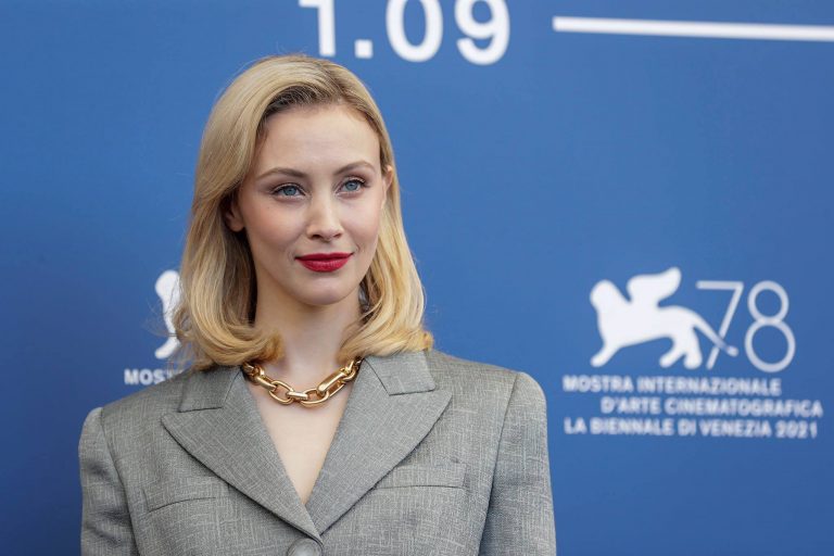sarah gadon chi è