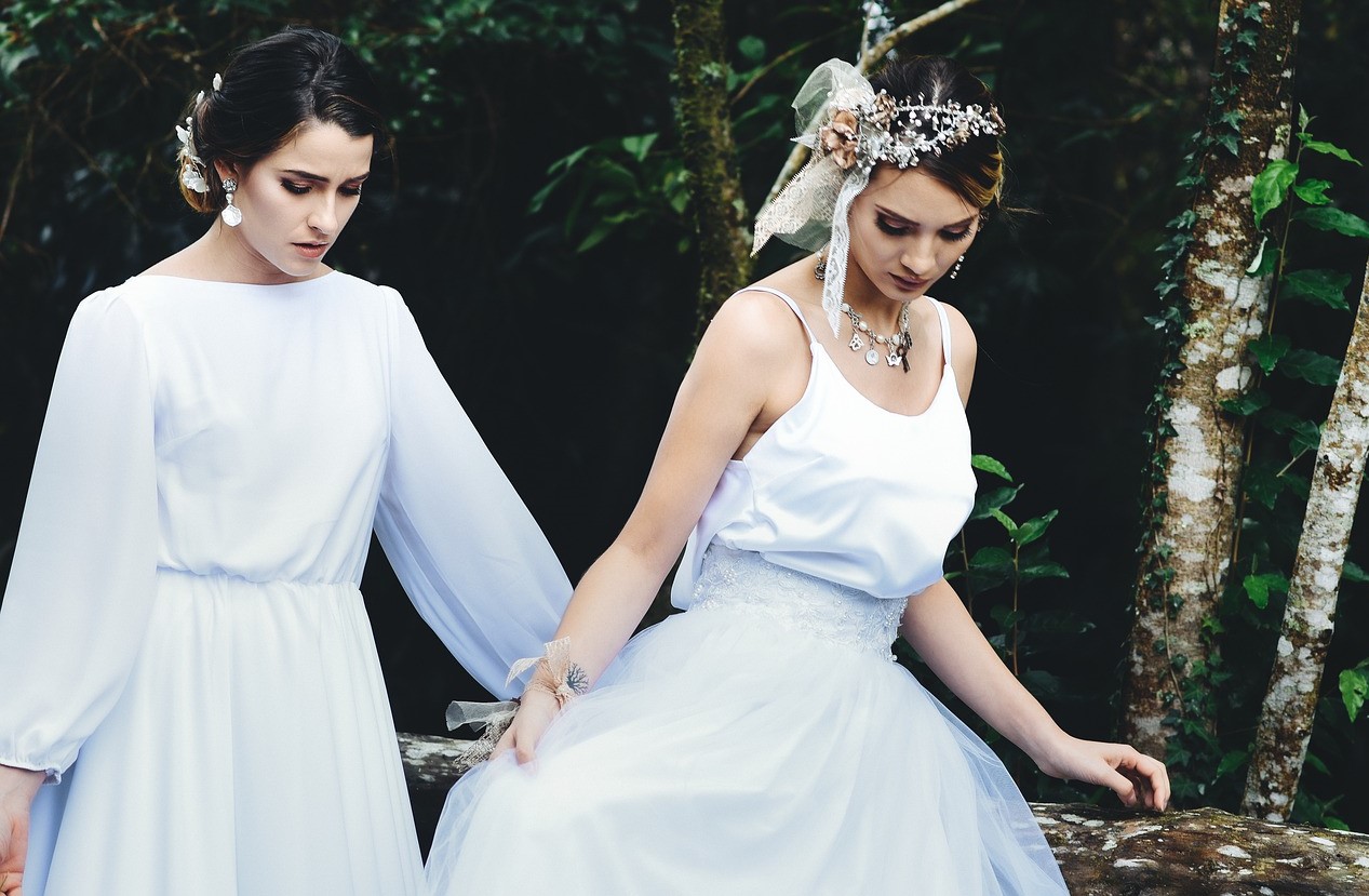 storia vestito damigella