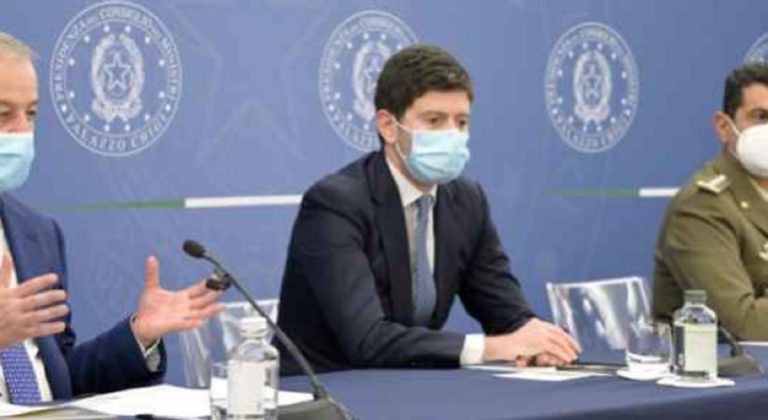 conferenza stampa vaccini