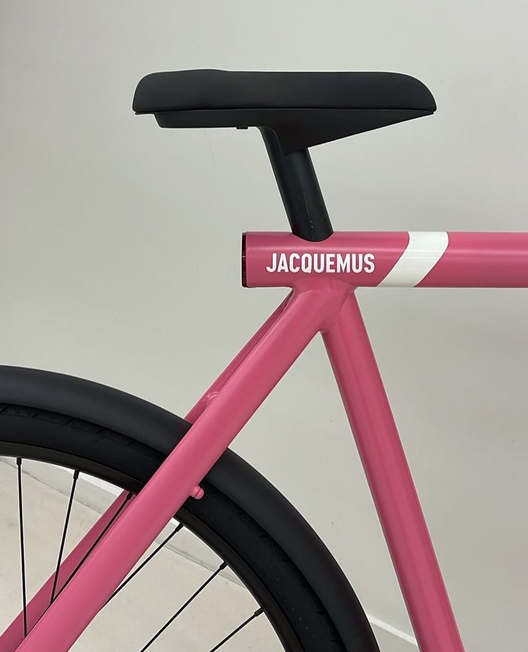 bici elettrica jacquemus