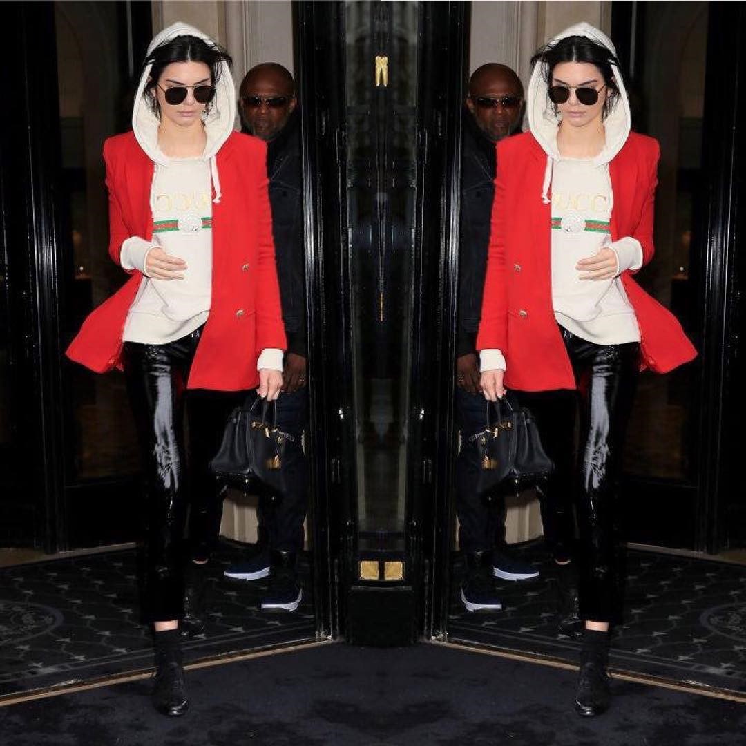 come abbinare la felpa