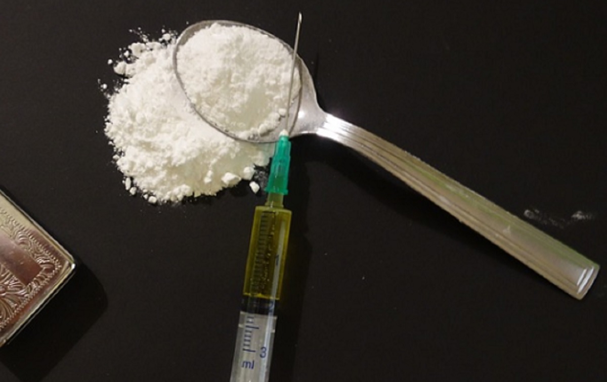 eroina ai figli per farli dormire