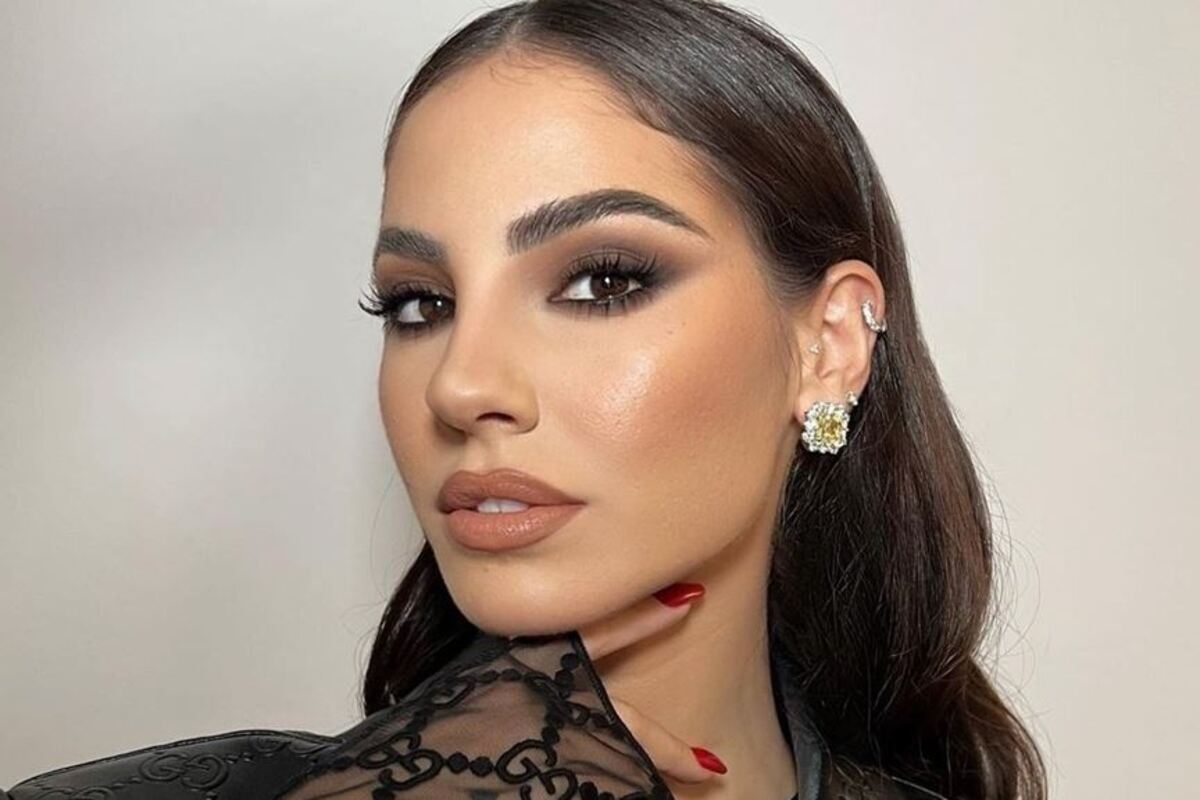 giulia de lellis cacciata starbucks