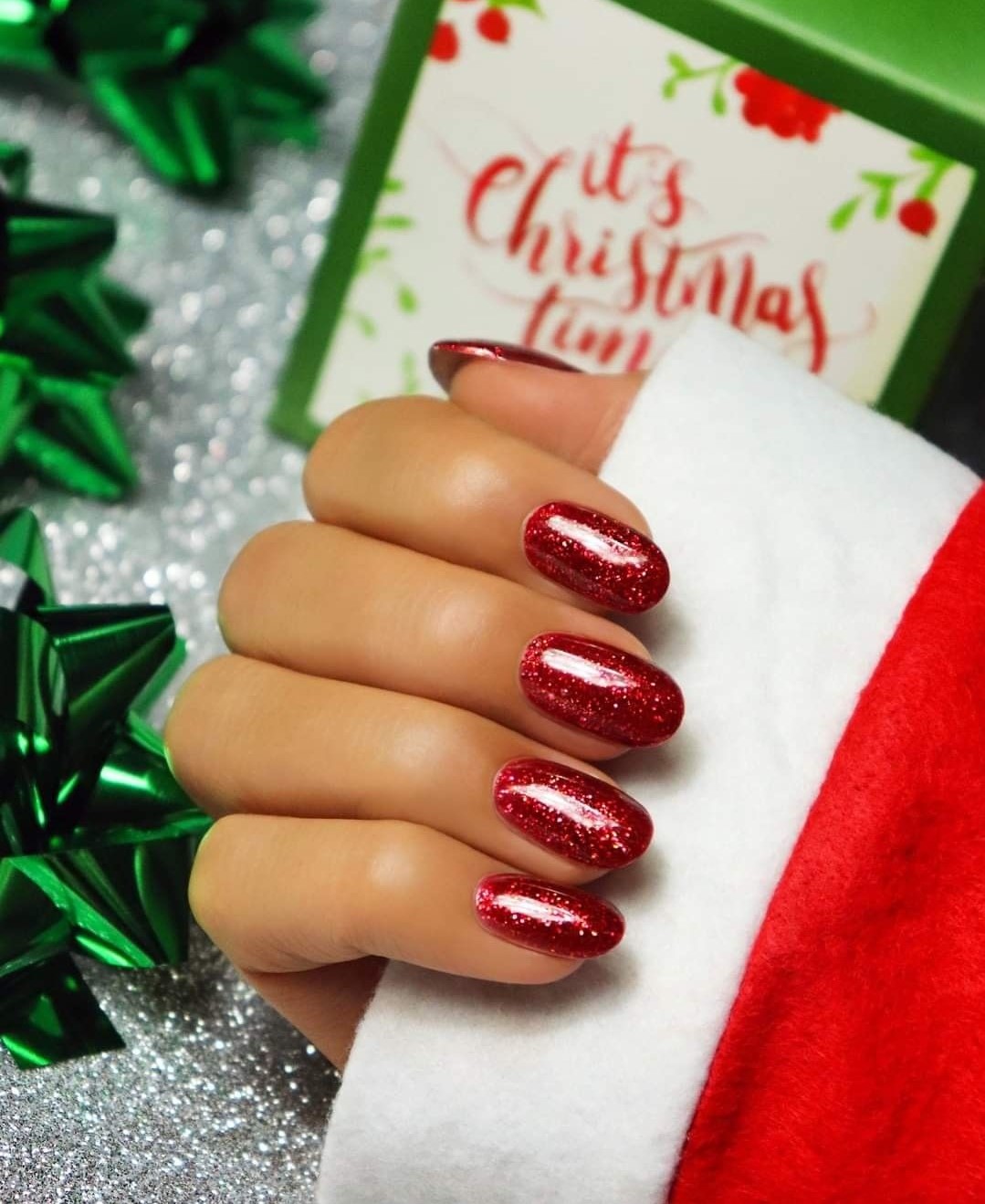 unghie rosse natalizie