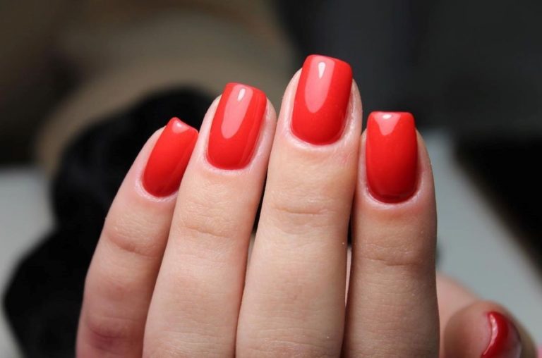 unghie rosse natalizie