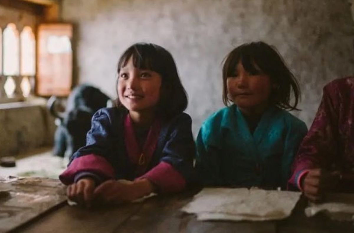 Lunana A yak in the classroom trama