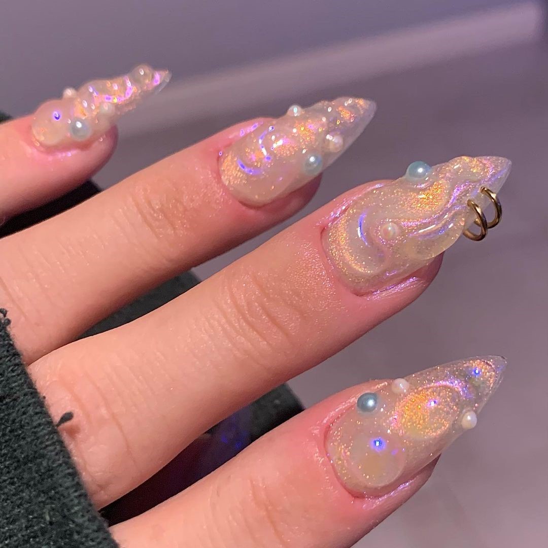 manicure con le perle