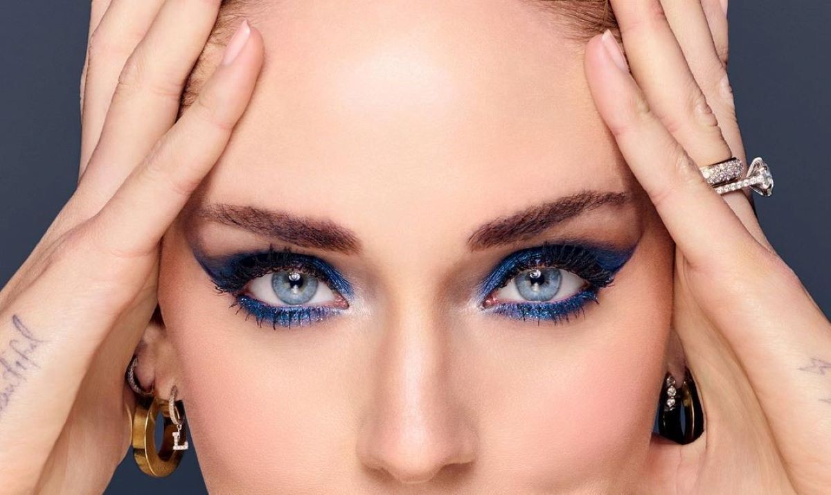 ombretto blu trucco occhi