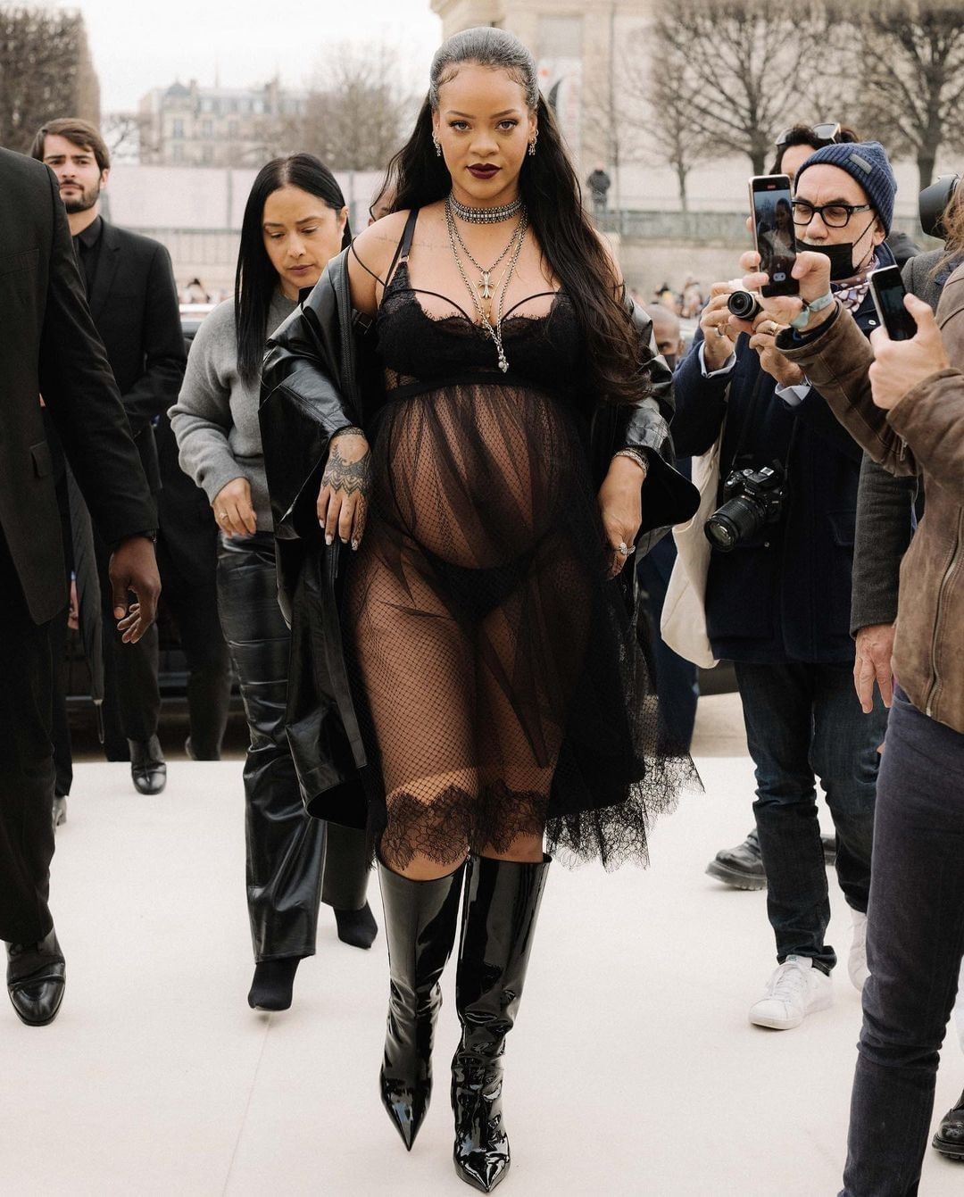 rihanna incinta paris fashion week