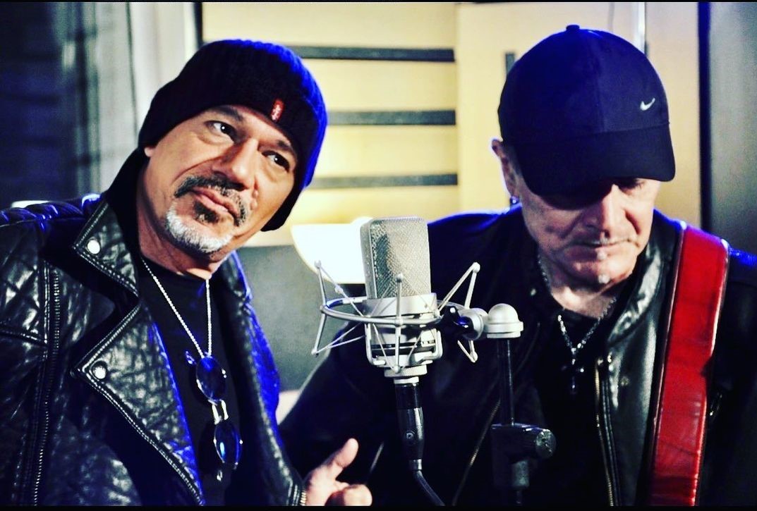 Audio 2 chi sono, canzoni, carriera, vita privata