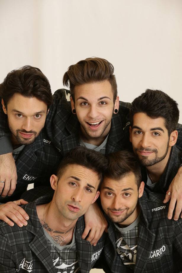 Follya chi sono e brani