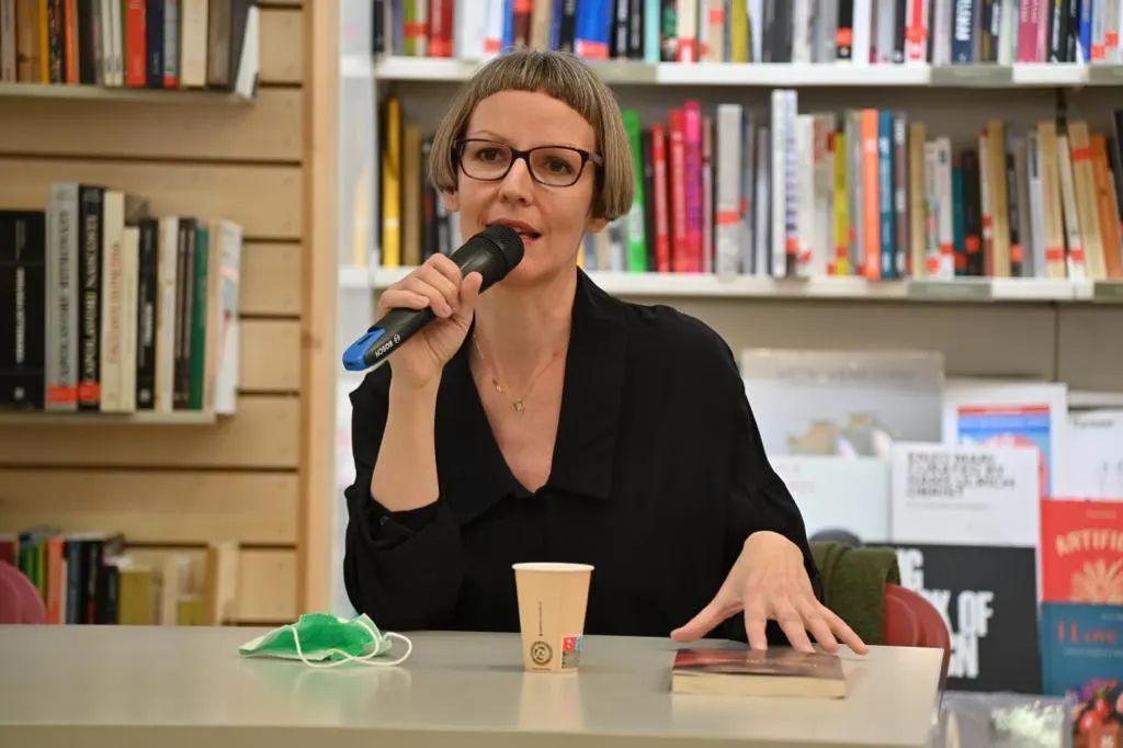 Jana Karsaiova chi è libri