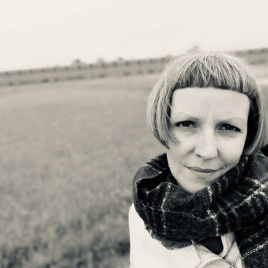Jana Karsaiova chi è libri